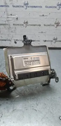 Toyota Corolla E120 E130 Engine control unit/module 8966102730 0261207411