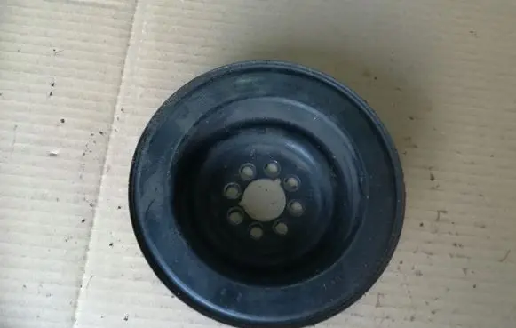 Audi A4 S4 B5 8D Crankshaft pulley 058105255F