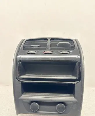 Rear air vent grill