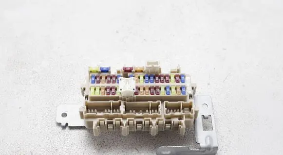 Nissan X-Trail T32 Fuse module 252307990A 4CL0B