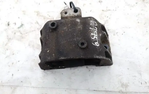 Skoda Octavia Mk1 (1U) Engine mount bracket 1j0199202