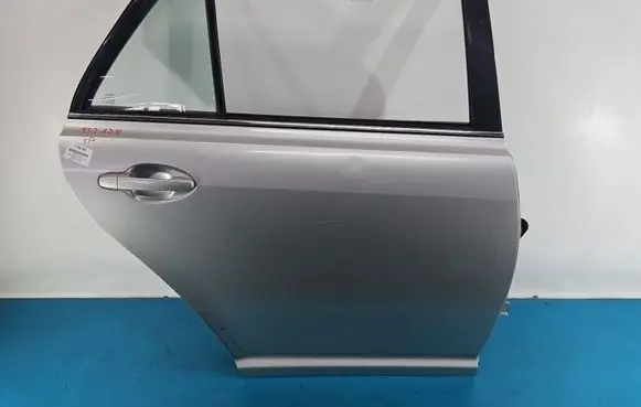 Toyota Avensis T250 Rear door IMPRK1582584