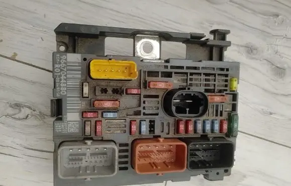 Peugeot 407 BSM Control unit 9667044880