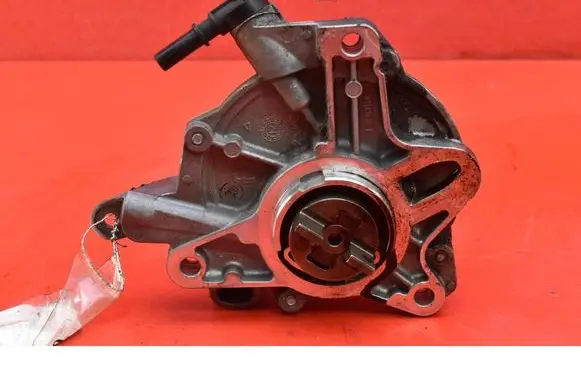 Ford Focus Vacuum pump 9673836180