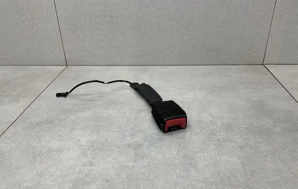 Audi A1 Front seatbelt buckle 8X0857755B