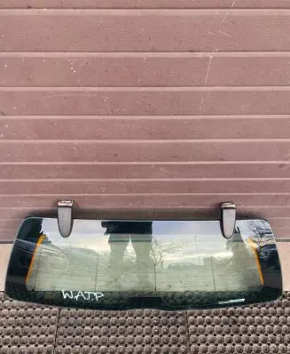 Jeep Cherokee III KJ Opening tailgate glass 