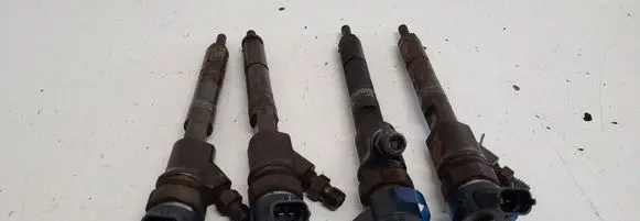 Toyota Yaris Fuel injectors set 0445110085