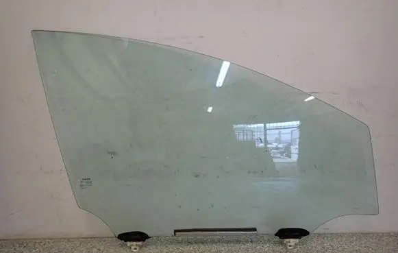 Toyota Corolla Verso AR10 Sliding door window/glass 