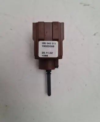 Audi A4 S4 B6 8E 8H Brake pedal sensor switch 3B0945511