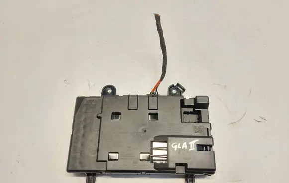 Mercedes-Benz GLA H247 Wireless charging module A1779006715JLK01