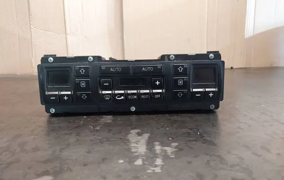 Audi A8 S8 D2 4D Climate control unit 4D0820043C 5HB007155-01