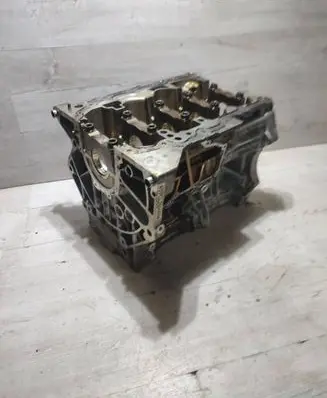Volkswagen Touran III Engine block 05E103023