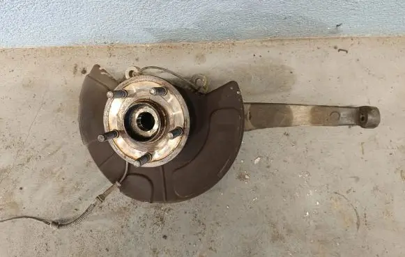 Jeep Grand Cherokee Front wheel hub spindle knuckle