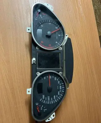 Audi A6 S6 C6 4F Speedometer (instrument cluster) 5550007301