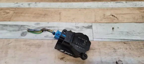 Ford Focus C-MAX Air flap motor/actuator 3M5H19E616AB 3M5H19E616