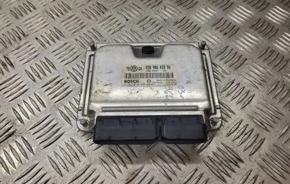 Volkswagen PASSAT B5.5 Engine control unit/module 038906019BN