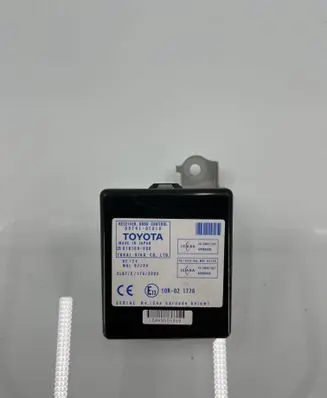 Toyota Corolla Verso AR10 Door control unit/module 897410F010 61B168000