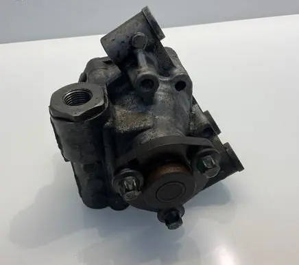 Mercedes-Benz C W203 Power steering pump A0044661301 0044661301