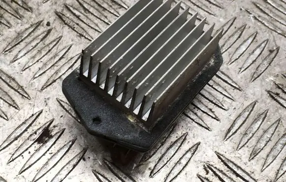 Subaru Legacy Heater blower fan relay 0778000780