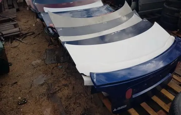 Hyundai Lantra II Tailgate/trunk/boot lid 