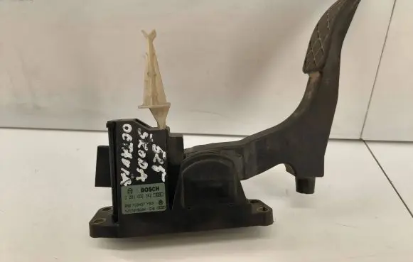 Skoda Octavia Mk1 (1U) Accelerator throttle pedal 1J1721503K 0281002342 96S103437B