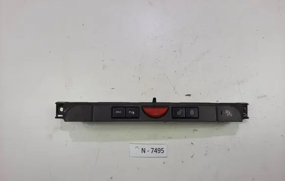 Land Rover Discovery 3 - LR3 Hazard light switch YUL500400WUX