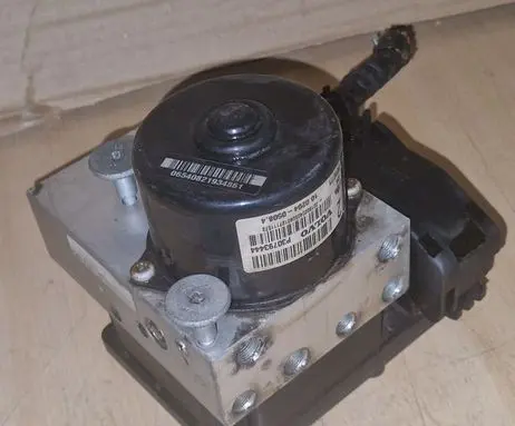 Volvo V70 ABS Pump 30793445