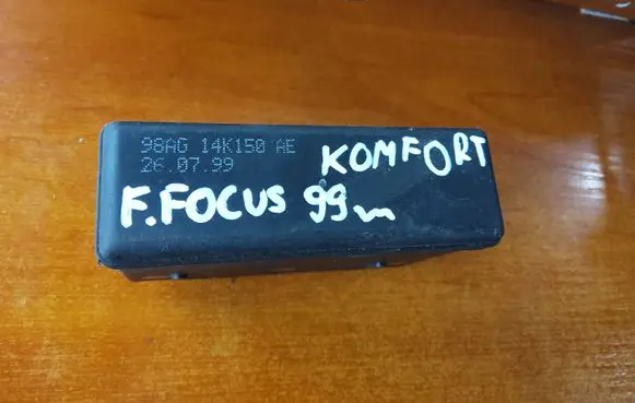 Ford Focus Comfort/convenience module 98AG14K150AE
