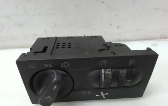 Volkswagen Golf III Light switch 1H6941531