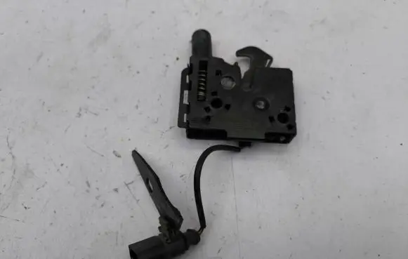 Audi Q3 F3 Engine bonnet/hood lock/catch 83A82350901S