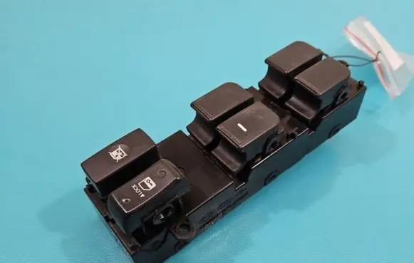 KIA Soul Electric window control switch 93570-2K000 IMPRK1440554