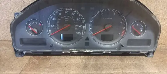 Volvo XC90 Speedometer (instrument cluster) 8691648