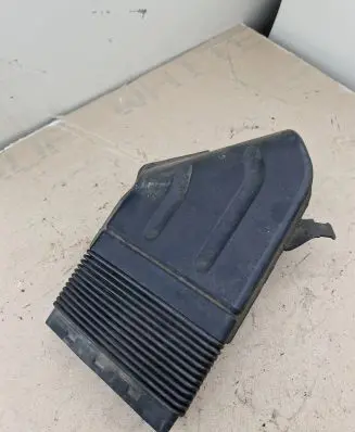 Audi A4 S4 B7 8E 8H Air intake duct part 8E0129617D