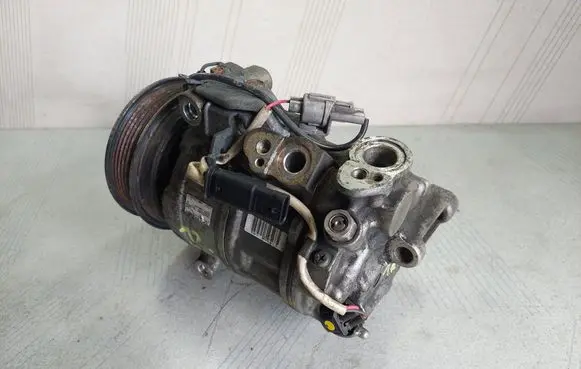 Mercedes-Benz A W176 Air conditioning (A/C) compressor (pump) 4472807433 6SAS14C 06R01250
