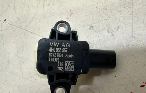Audi A6 C7 Airbag deployment crash/impact sensor 4H0955557