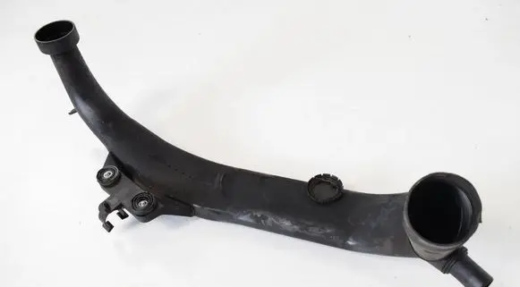 Nissan NP300 Air intake hose/pipe 7600002
