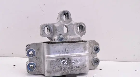 Engine mount bracket