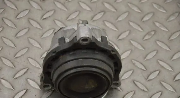 BMW 1 F20 F21 Engine mount bracket 6856406
