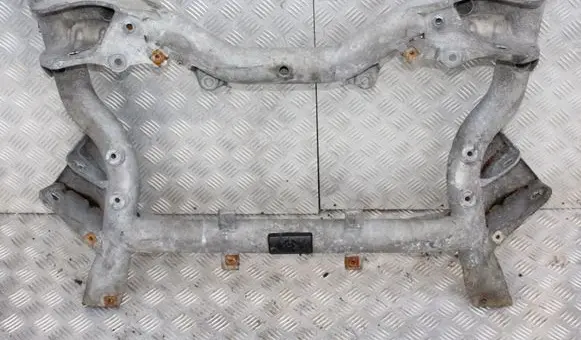 Mercedes-Benz C W204 Front subframe A0009981540
