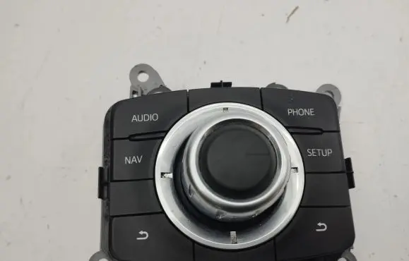 Head unit multimedia control