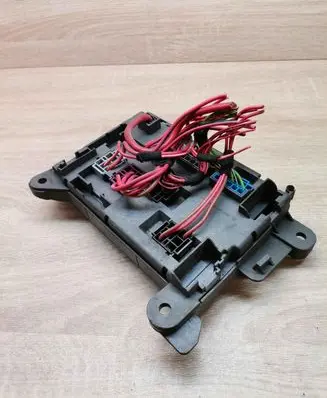 BMW 1 E81 E87 Fuse box set 101208 003841