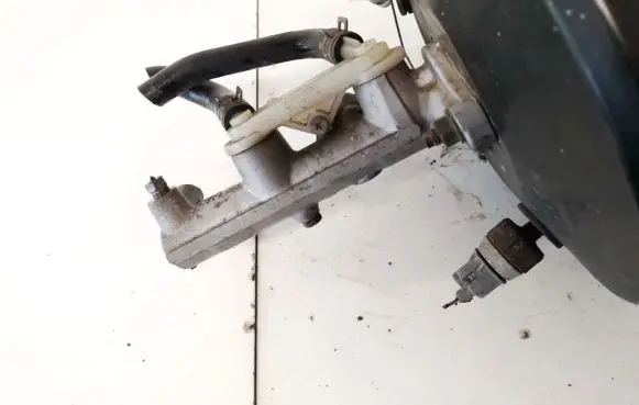Toyota Avensis Verso Clutch master cylinder