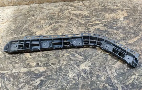 Chevrolet Malibu Rear bumper mounting bracket 20809860