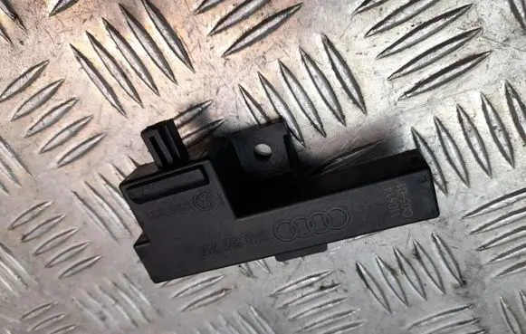 Audi A8 S8 D4 4H Keyless (KESSY) go control unit/module 8K0907247