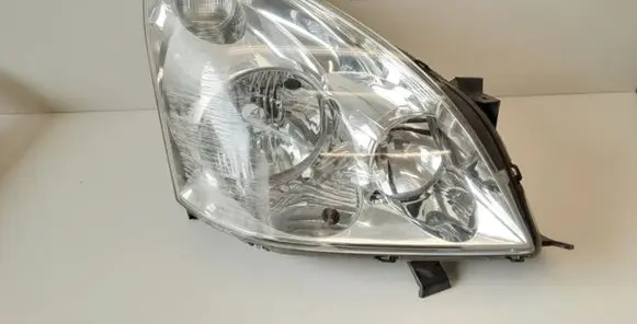 Toyota Corolla Verso AR10 Headlight/headlamp