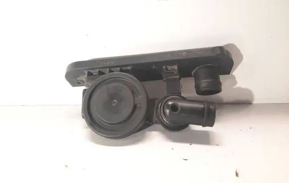 Audi A4 S4 B7 8E 8H Breather valve 06F129101