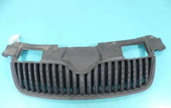 Skoda Fabia Mk2 (5J) Front bumper upper radiator grill 5J0853668 IMPRK1140163