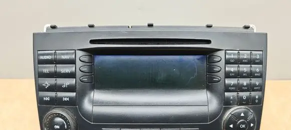 Mercedes-Benz CLK A209 C209 Radio/CD/DVD/GPS head unit A2098203789