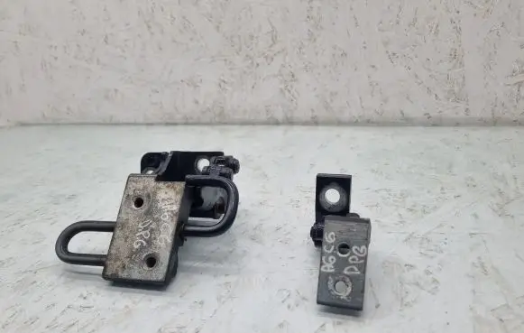 Rear door hinge set