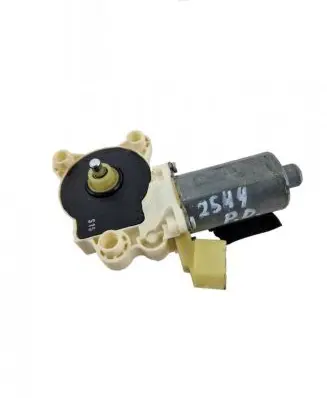 Mercedes-Benz CLS C219 Front door window regulator motor 0130821432